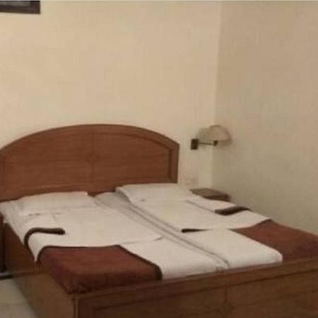 Mahalaxmi Plaza Hotel 法里达巴德 外观 照片